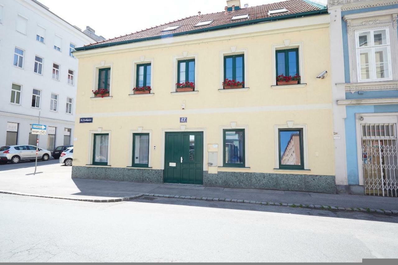 Schoenbrunn Ferienwohnungen Wina Bagian luar foto